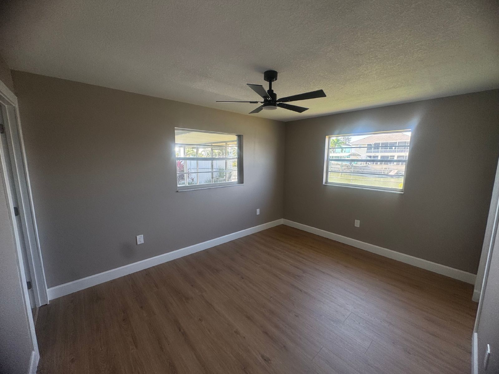 Beautiful And Updated 3 Bed 2 Bath Home On Canal In Hernando Beach property image