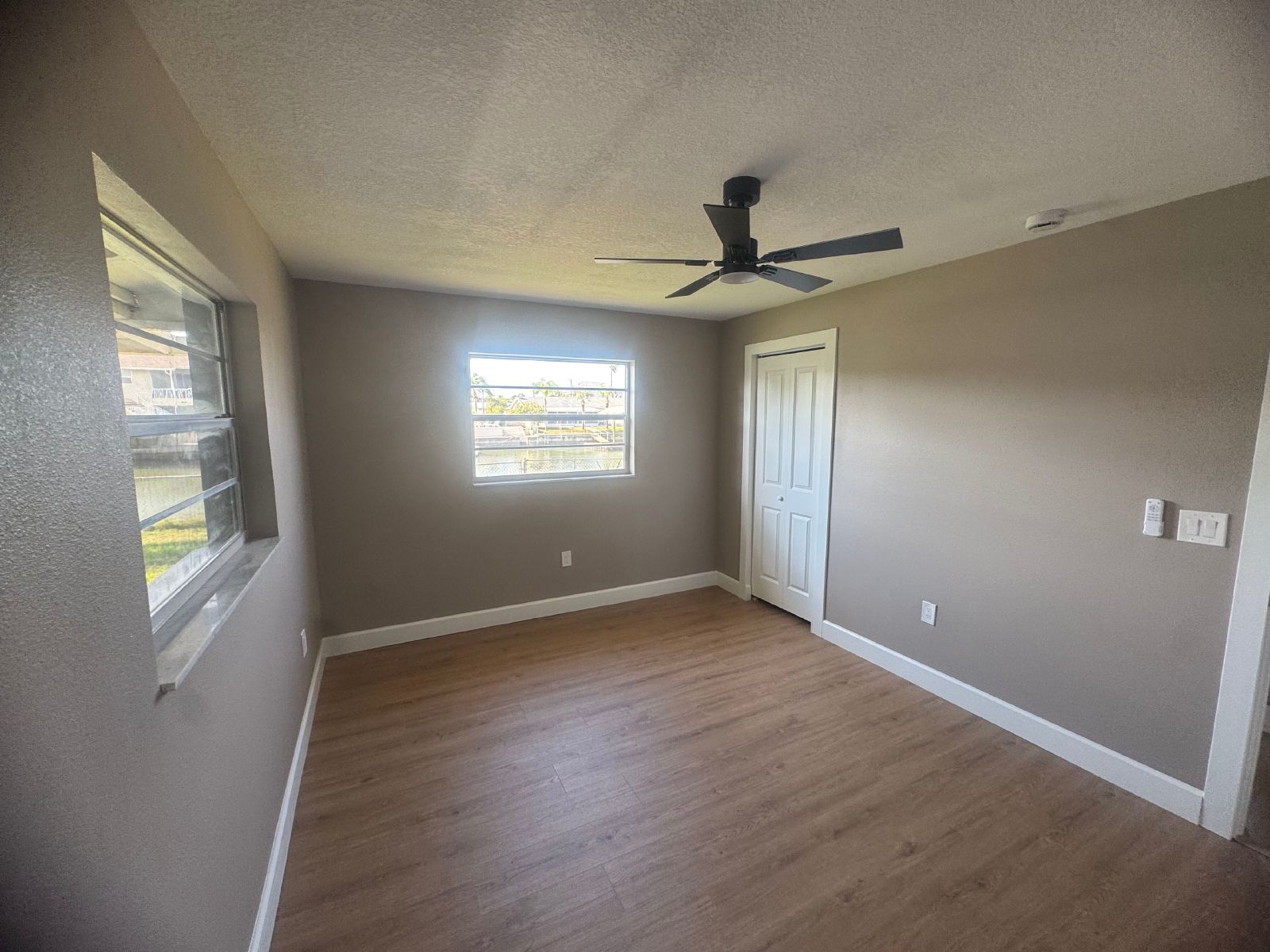 Beautiful And Updated 3 Bed 2 Bath Home On Canal In Hernando Beach property image