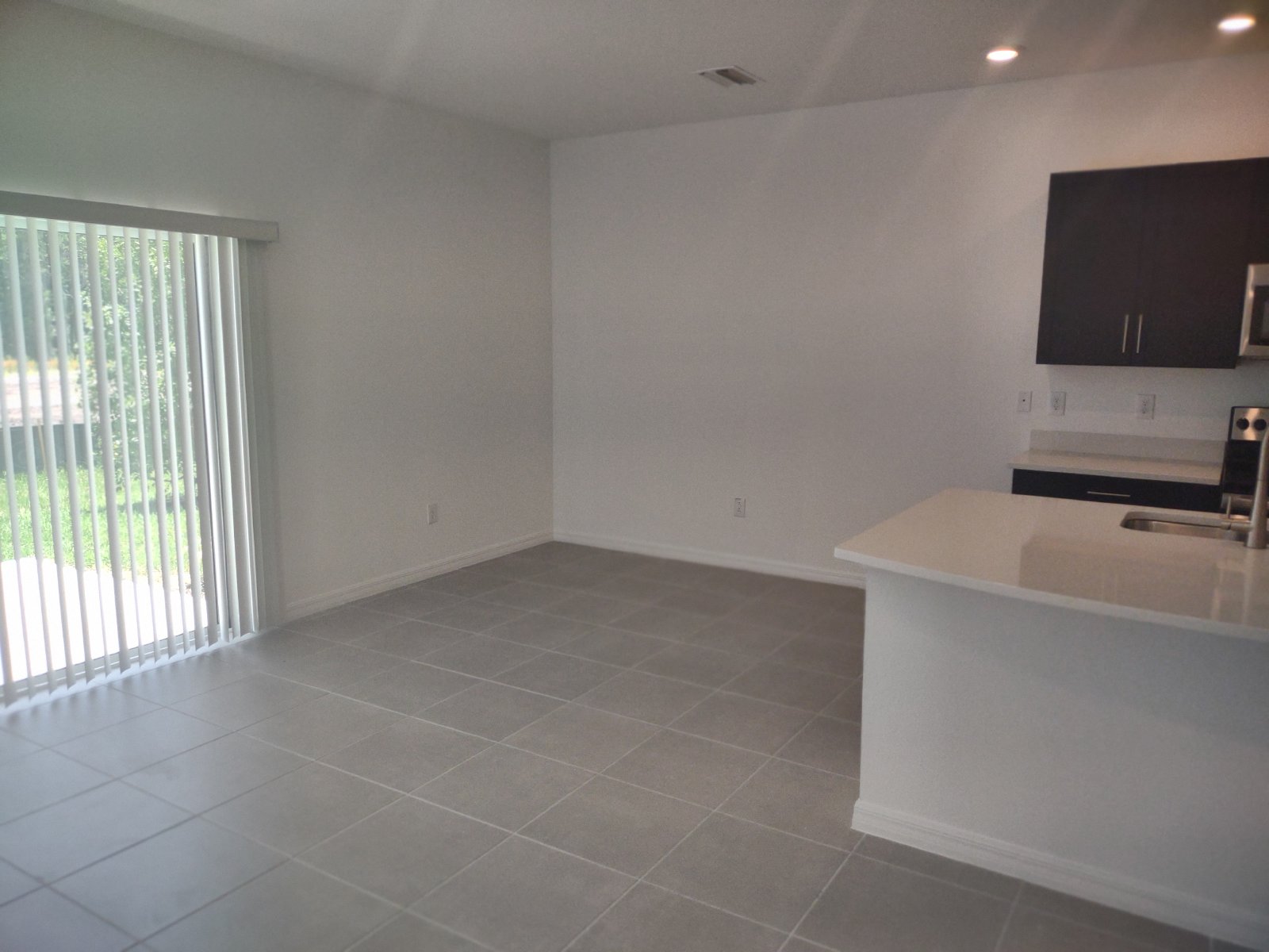 3/3/1 Townhouse In River Landing property image