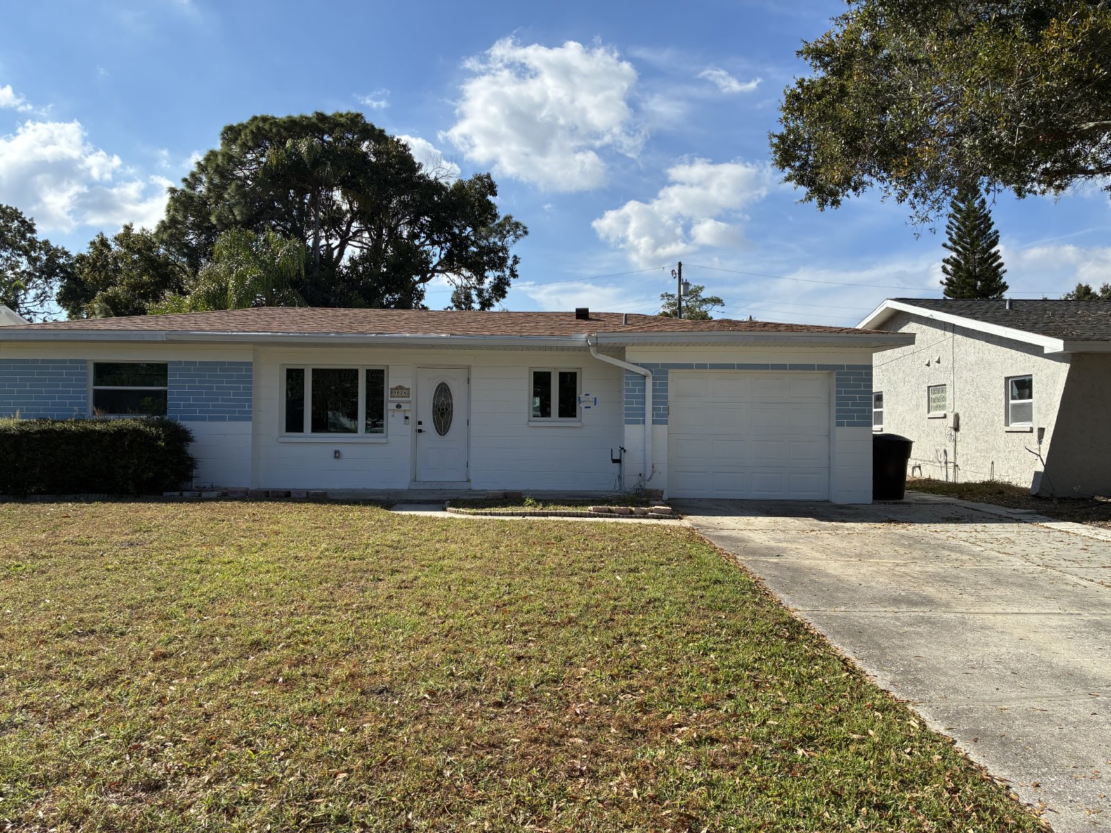 Completely Renovated 2/2 W/ Large Bonus Room And Garage property image