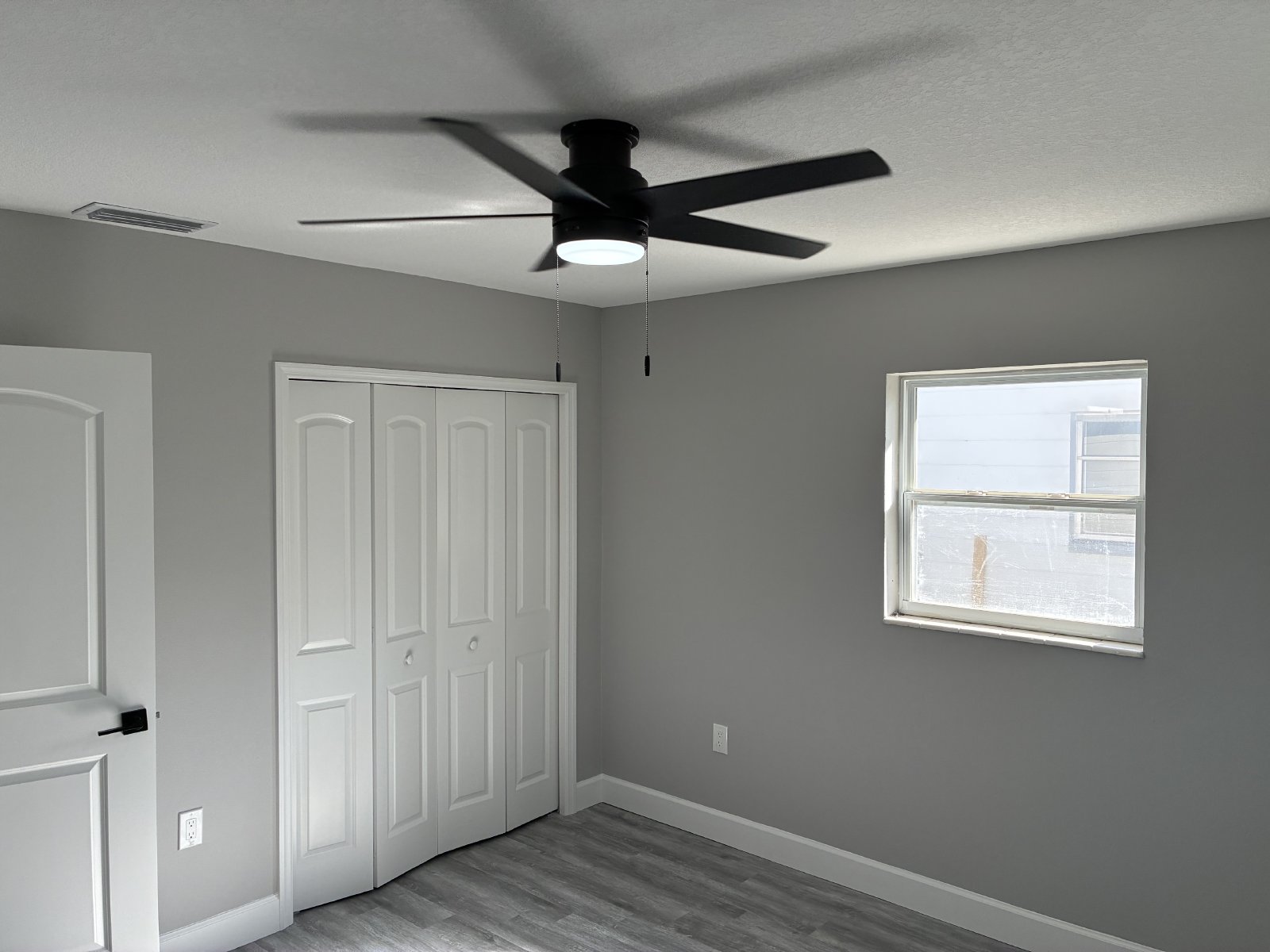 Completely Renovated 2/2 W/ Large Bonus Room And Garage property image