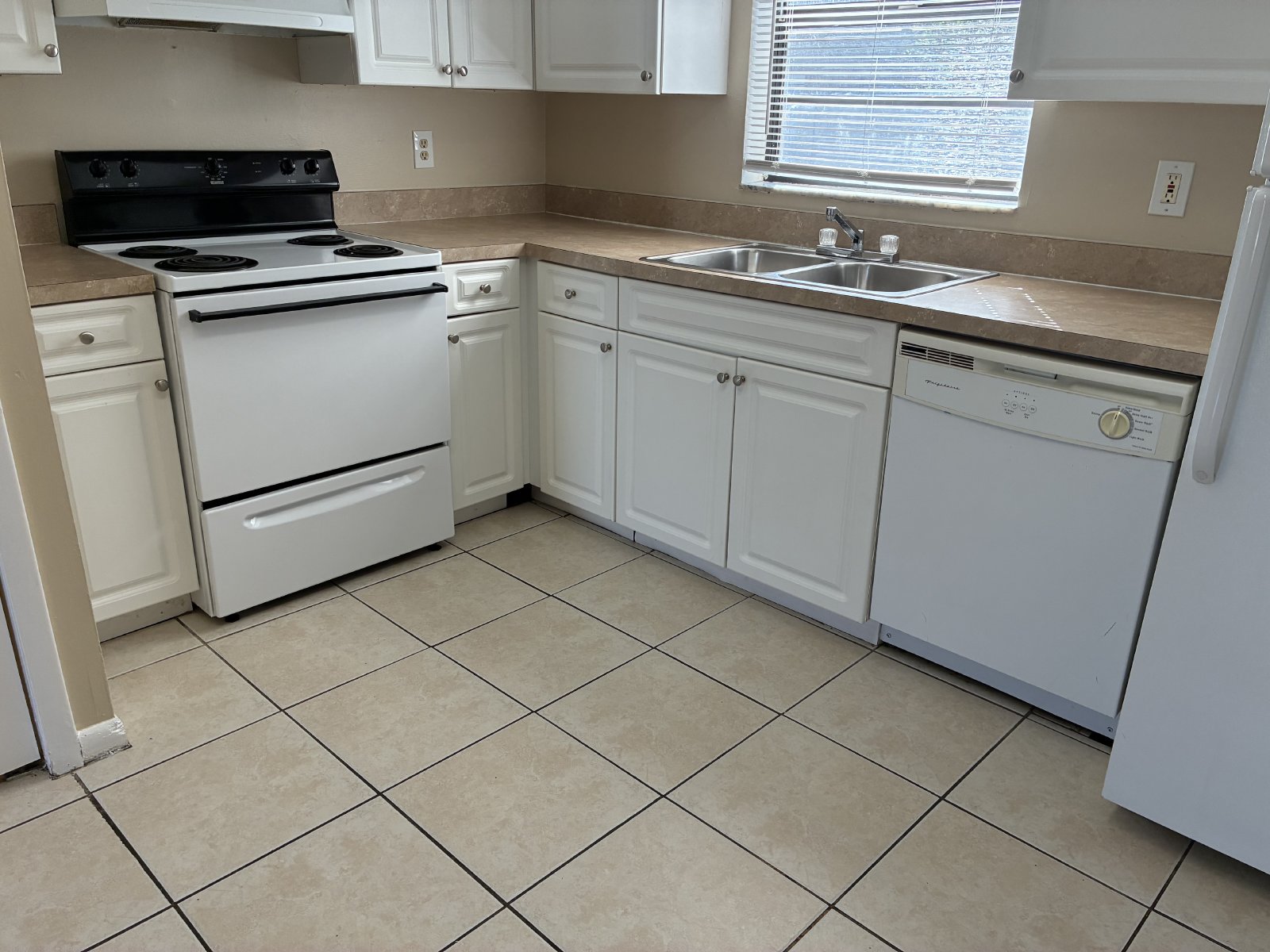 2/1 Apartment Centrally Located Near Gandy & Dale Mabry property image