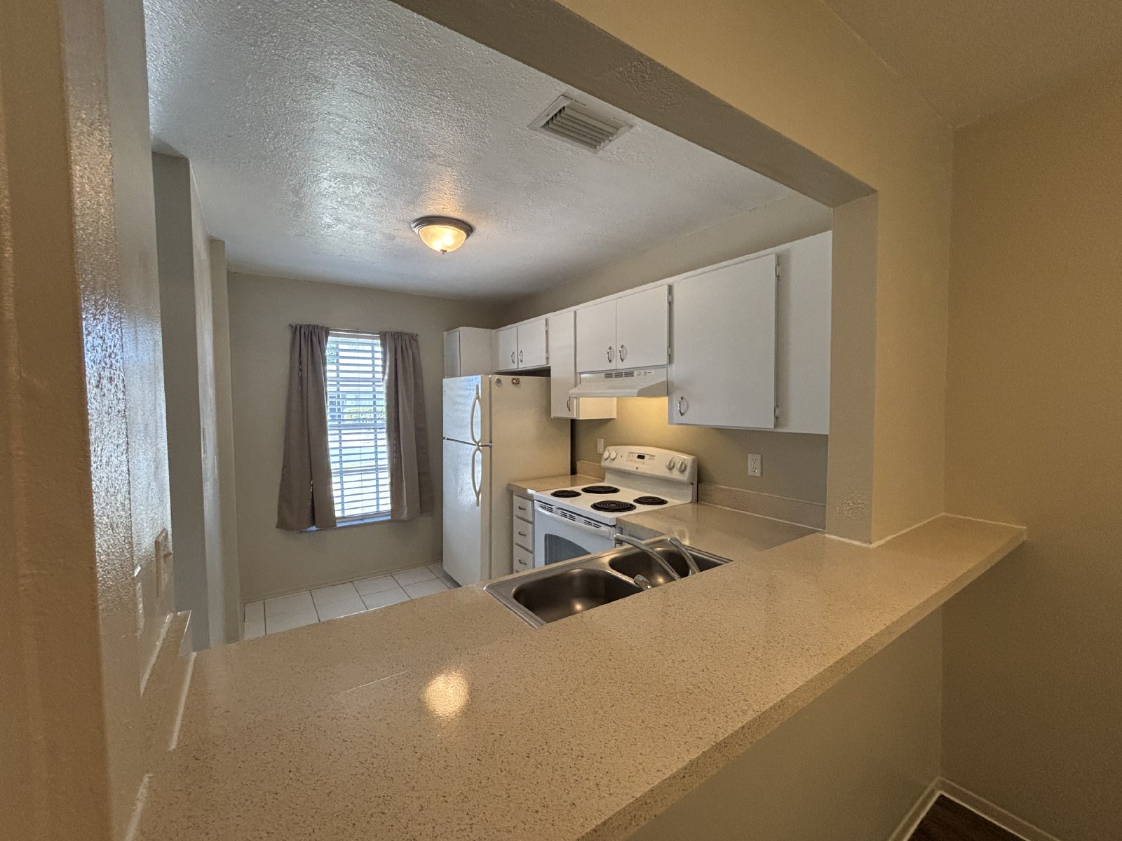 Beautiful Renovated 2/1 Villa property image