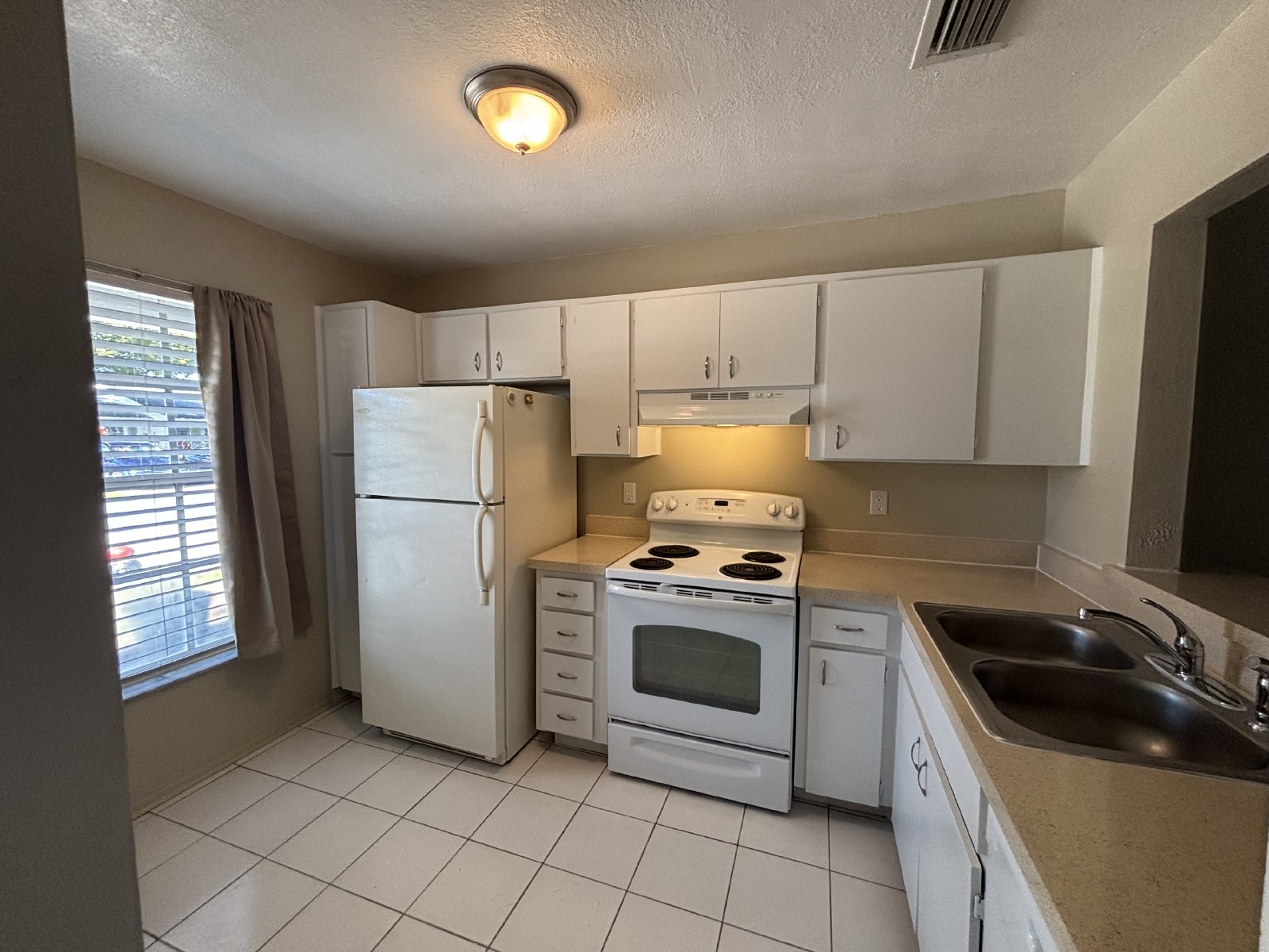 Beautiful Renovated 2/1 Villa property image