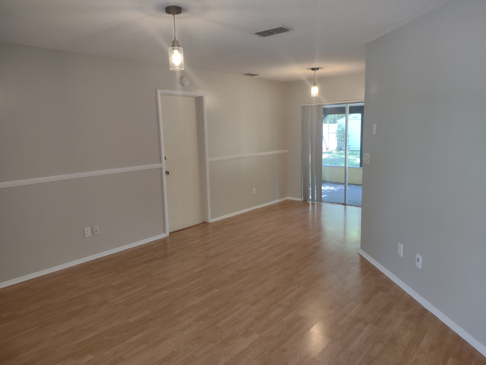 Adorable 2/1/1 In Spring Hill property image