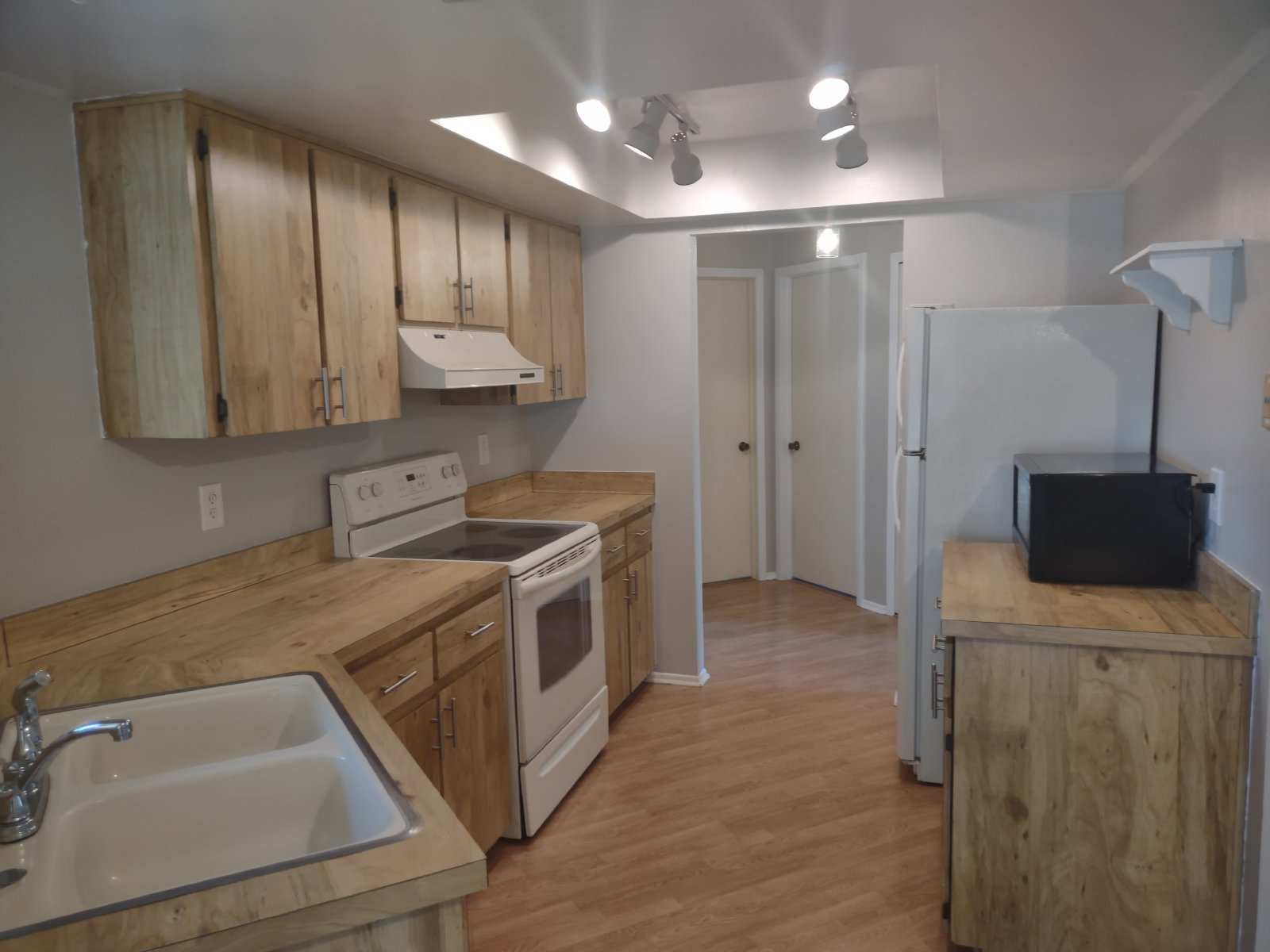 Adorable 2/1/1 In Spring Hill property image