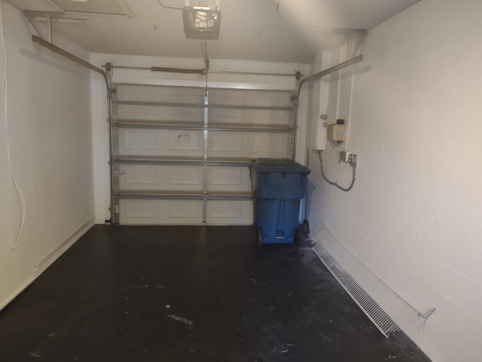 Adorable 2/1/1 In Spring Hill property image