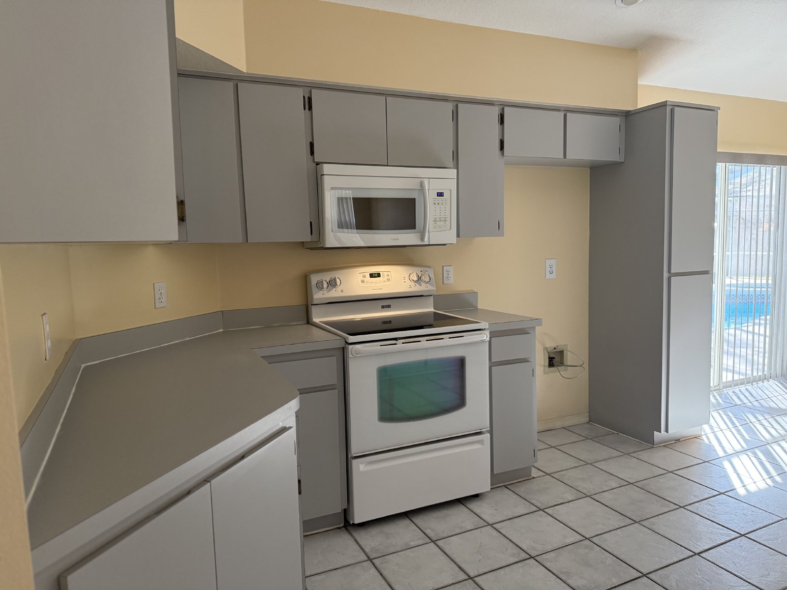 Gorgeous 4/2/2 Pool Home With Wood Floors On 1/2 Acre property image