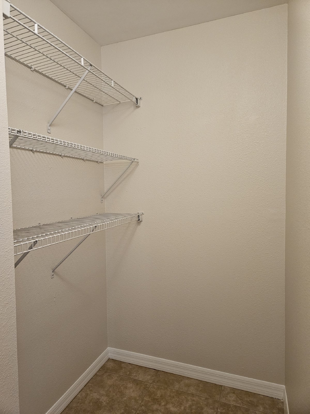 3 Bedroom, 2 Bath / ALL TILE FLOORING / FRESH INTERIOR PAINT! property image