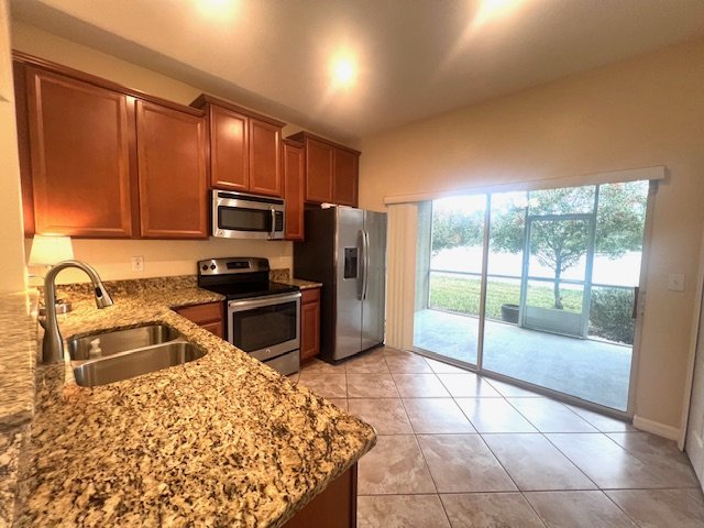 IMMACULATE!  2 BEDROOM 2.5 BATH TOWN HOME MEADOW POINTE! property image