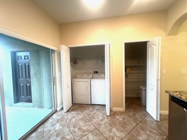 IMMACULATE!  2 BEDROOM 2.5 BATH TOWN HOME MEADOW POINTE! property image