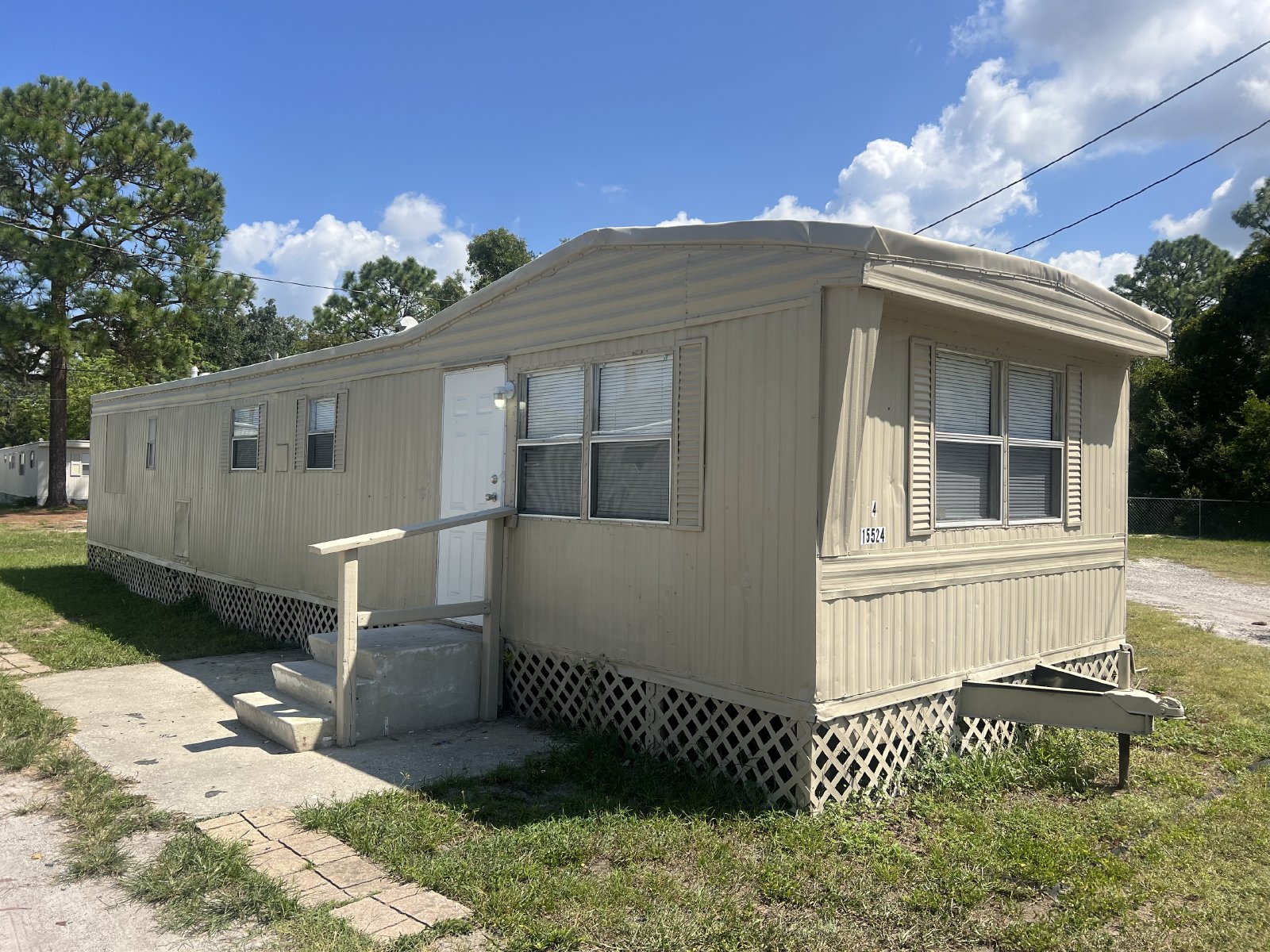 Adorable And Renovated 2 Bedroom 1 Bath Mobile Home In Hudson! property image