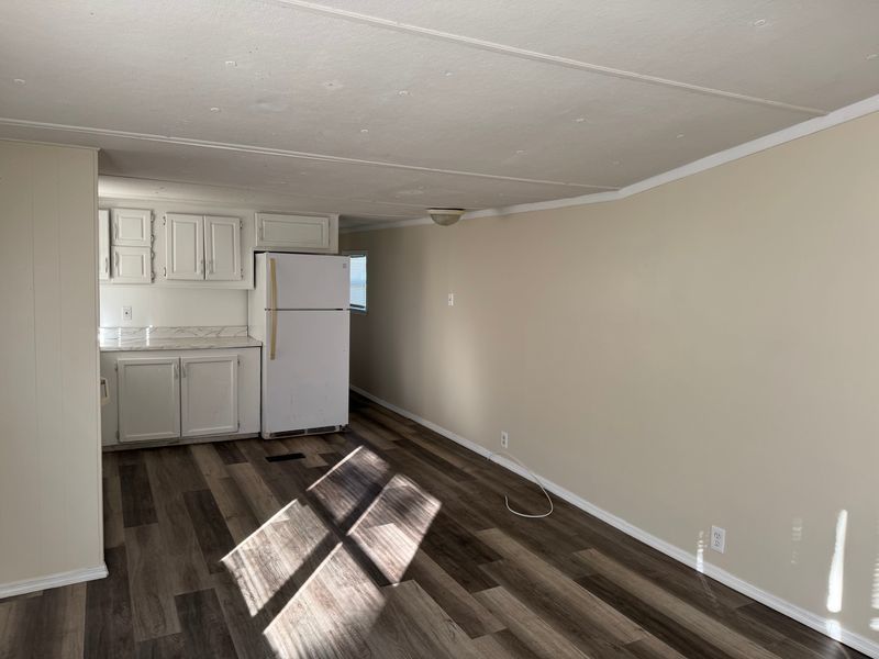 Adorable And Renovated 2 Bedroom 1 Bath Mobile Home In Hudson! property image