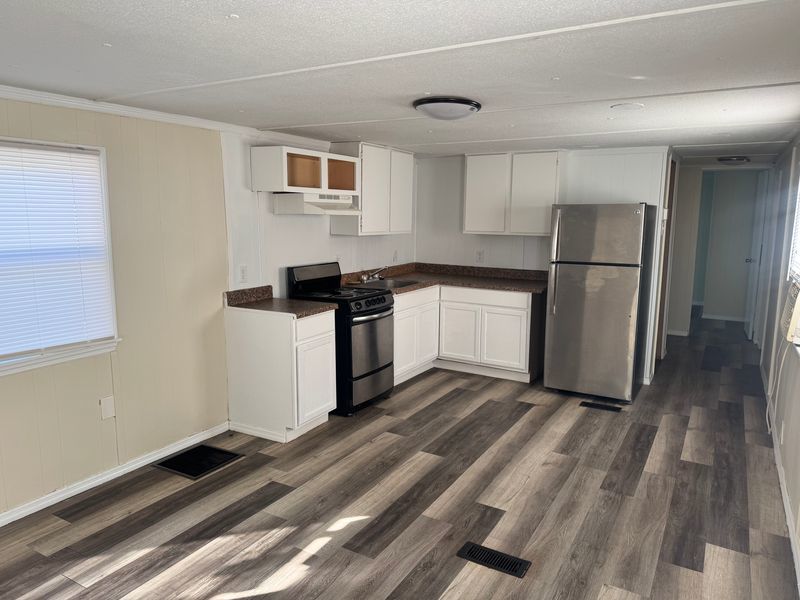 Beautiful renovated 2 bed 1 bath mobile home in Hudson property image