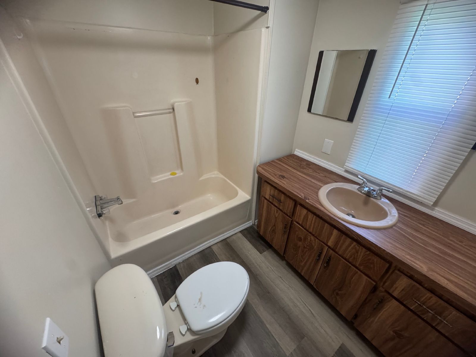 Beautiful renovated 2 bed 1 bath mobile home in Hudson property image