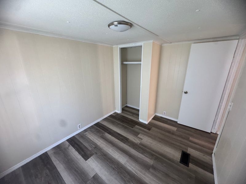 Beautiful renovated 2 bed 1 bath mobile home in Hudson property image