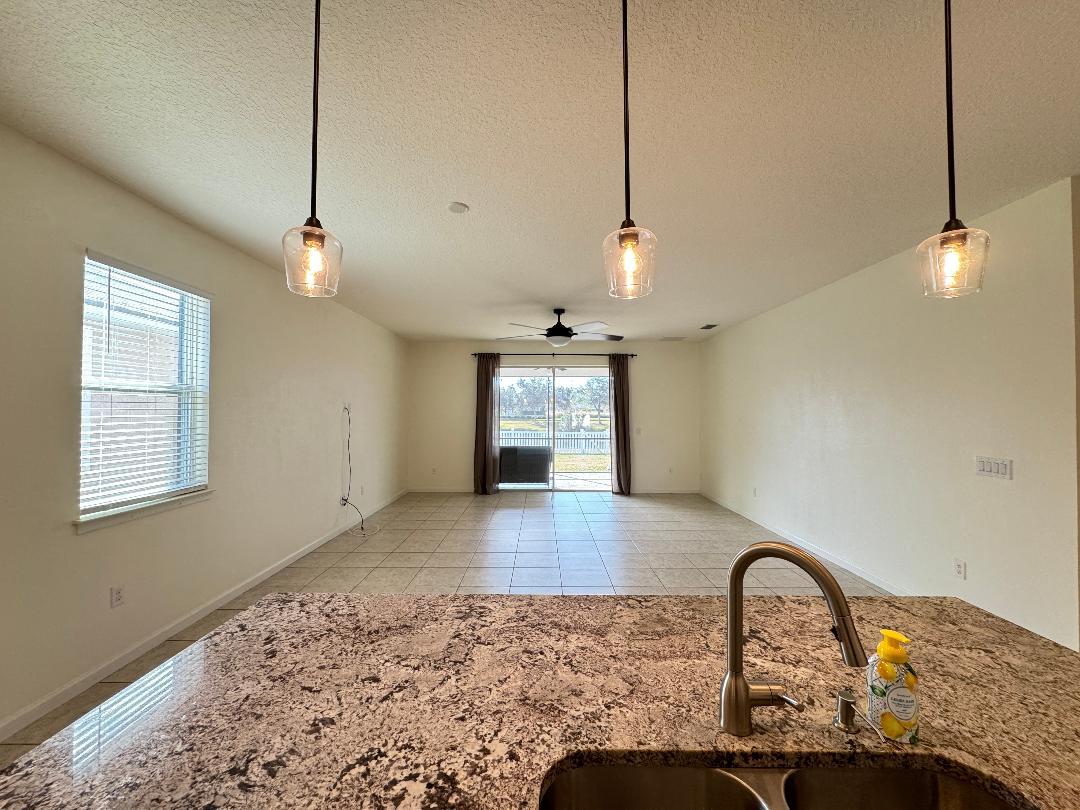 Gorgeous 4/2.5 Fenced Home property image