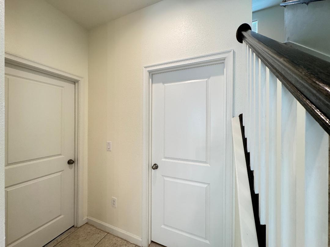 Gorgeous 4/2.5 Fenced Home property image