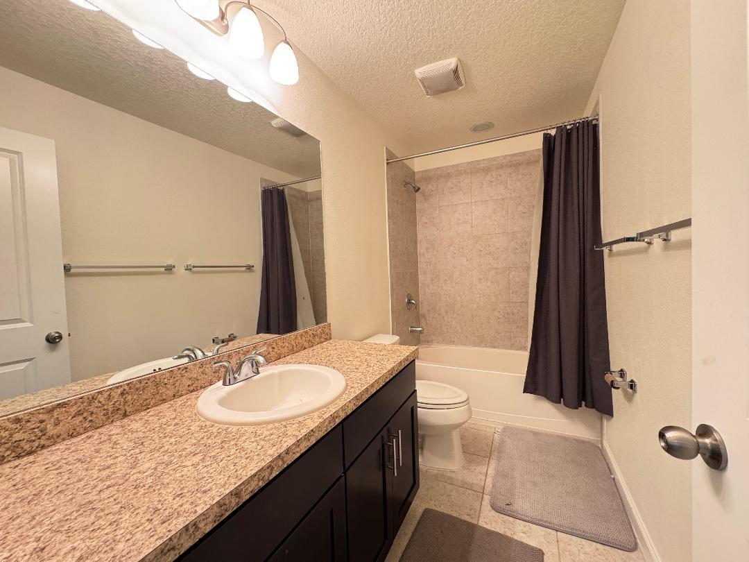 Gorgeous 4/2.5 Fenced Home property image