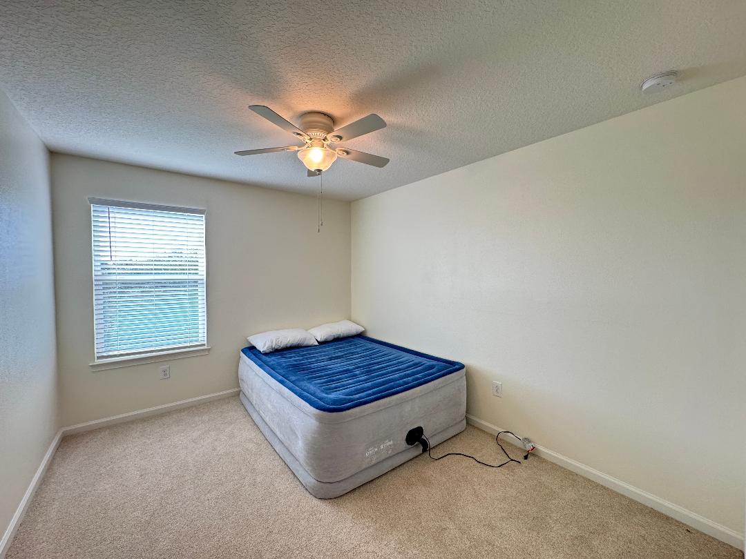 Gorgeous 4/2.5 Fenced Home property image