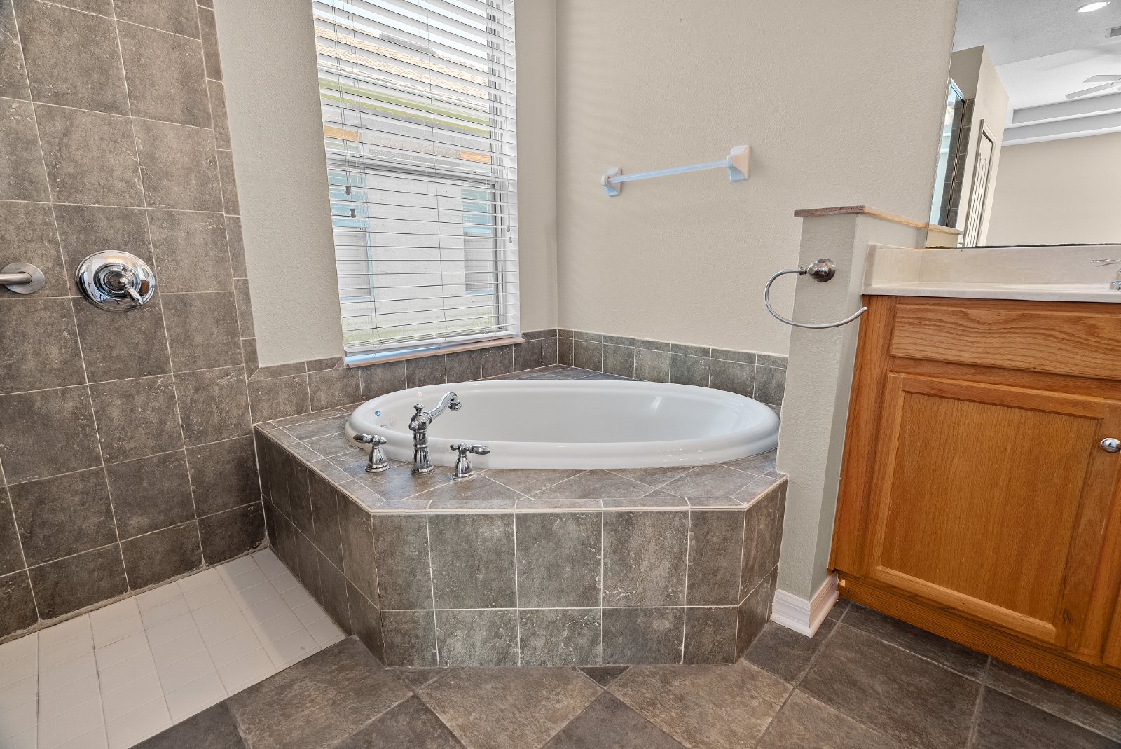 4 Bedroom 2 Bath Home In Lutz property image