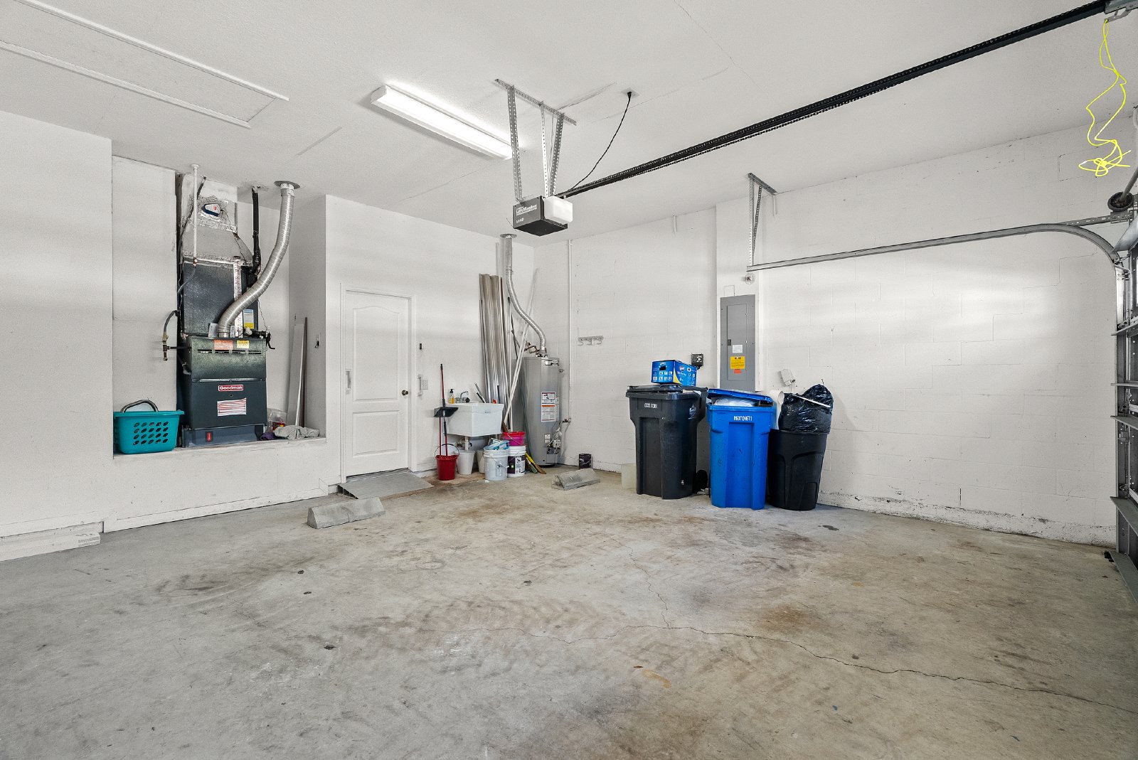 4 Bedroom 2 Bath Home In Lutz property image