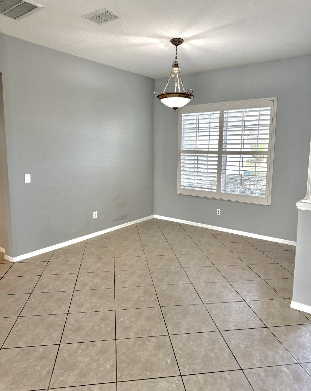 Fully Fenced 4Br/3Ba Pool Home For Rent Located In Valencia Gardens property image