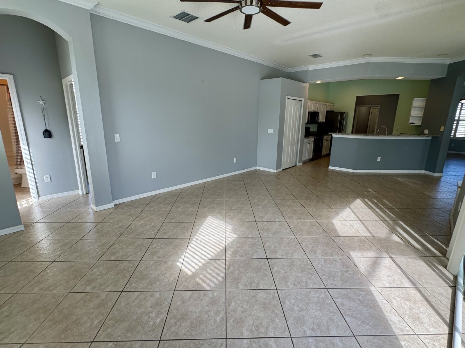 Fully Fenced 4Br/3Ba Pool Home For Rent Located In Valencia Gardens property image