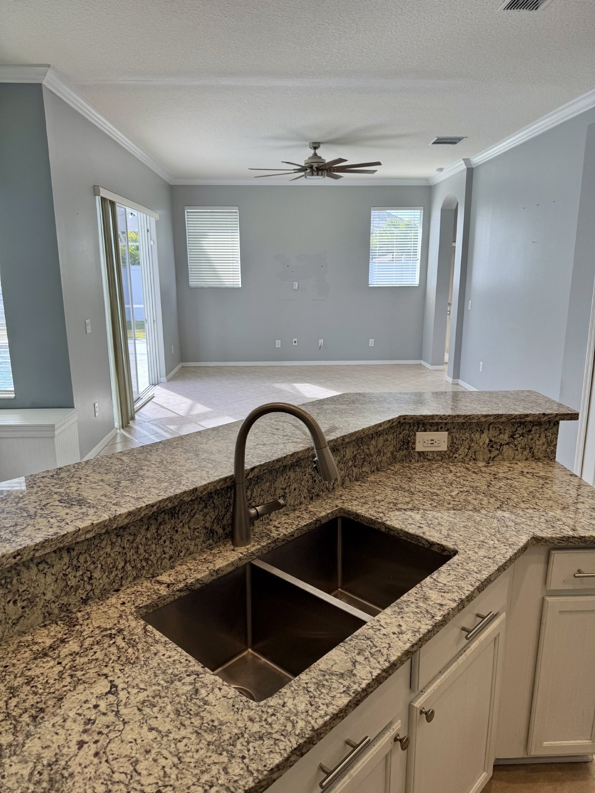 Fully Fenced 4Br/3Ba Pool Home For Rent Located In Valencia Gardens property image