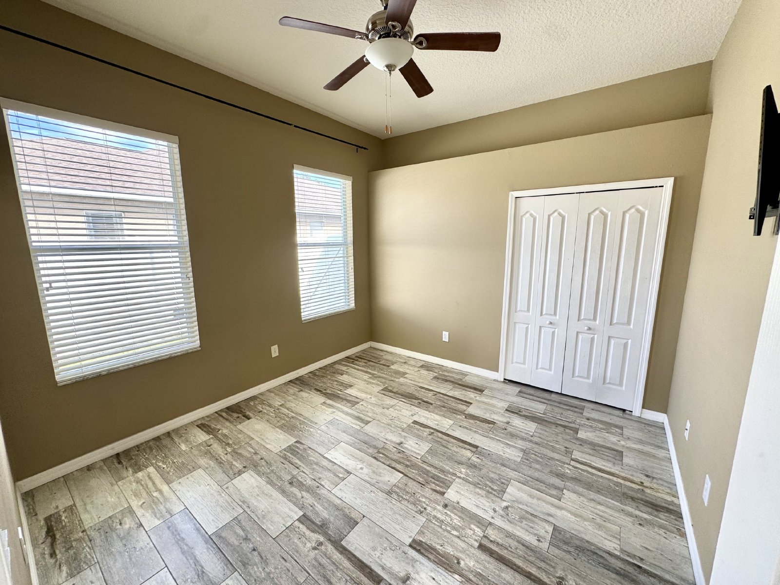 Fully Fenced 4Br/3Ba Pool Home For Rent Located In Valencia Gardens property image