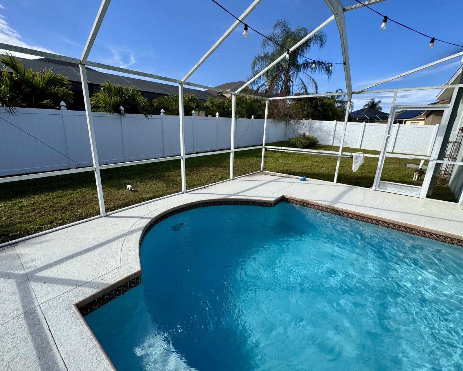 Fully Fenced 4Br/3Ba Pool Home For Rent Located In Valencia Gardens property image