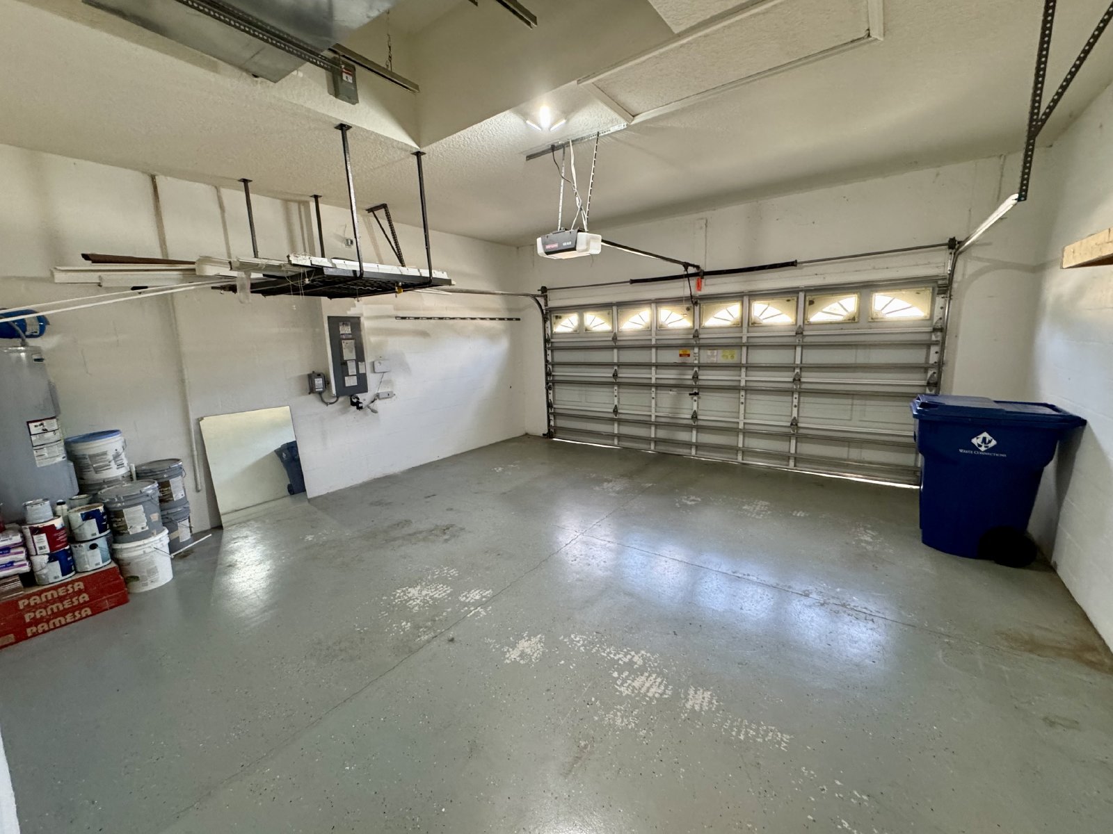 Fully Fenced 4Br/3Ba Pool Home For Rent Located In Valencia Gardens property image