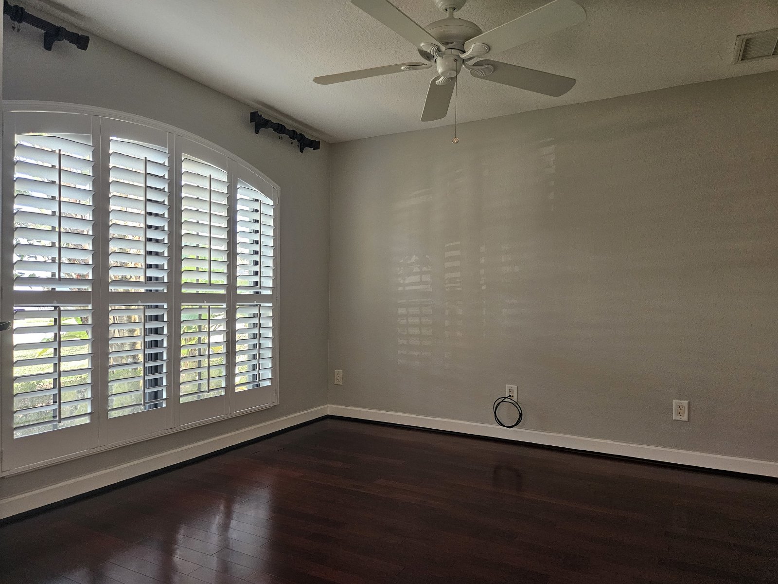 5 Bedrooms + Office / 3 Bathrooms / HUGE Lanai property image