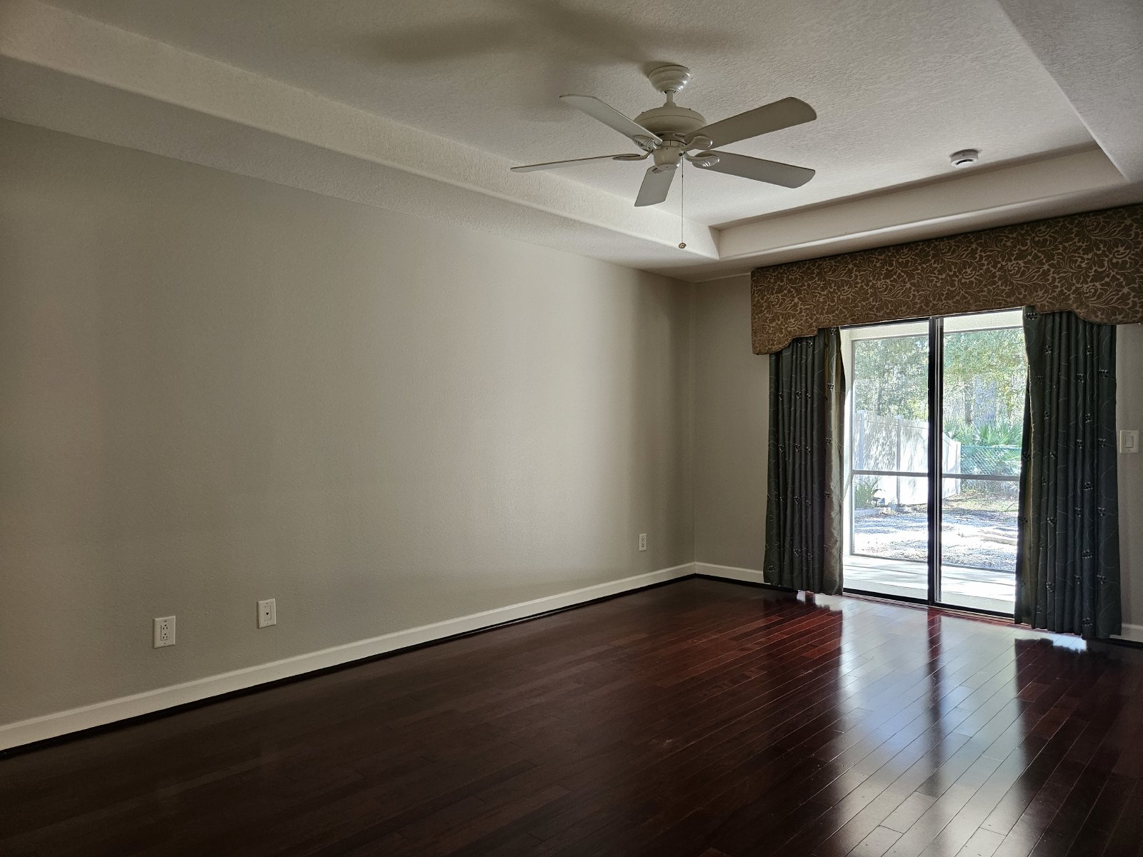 5 Bedrooms + Office / 3 Bathrooms / HUGE Lanai property image