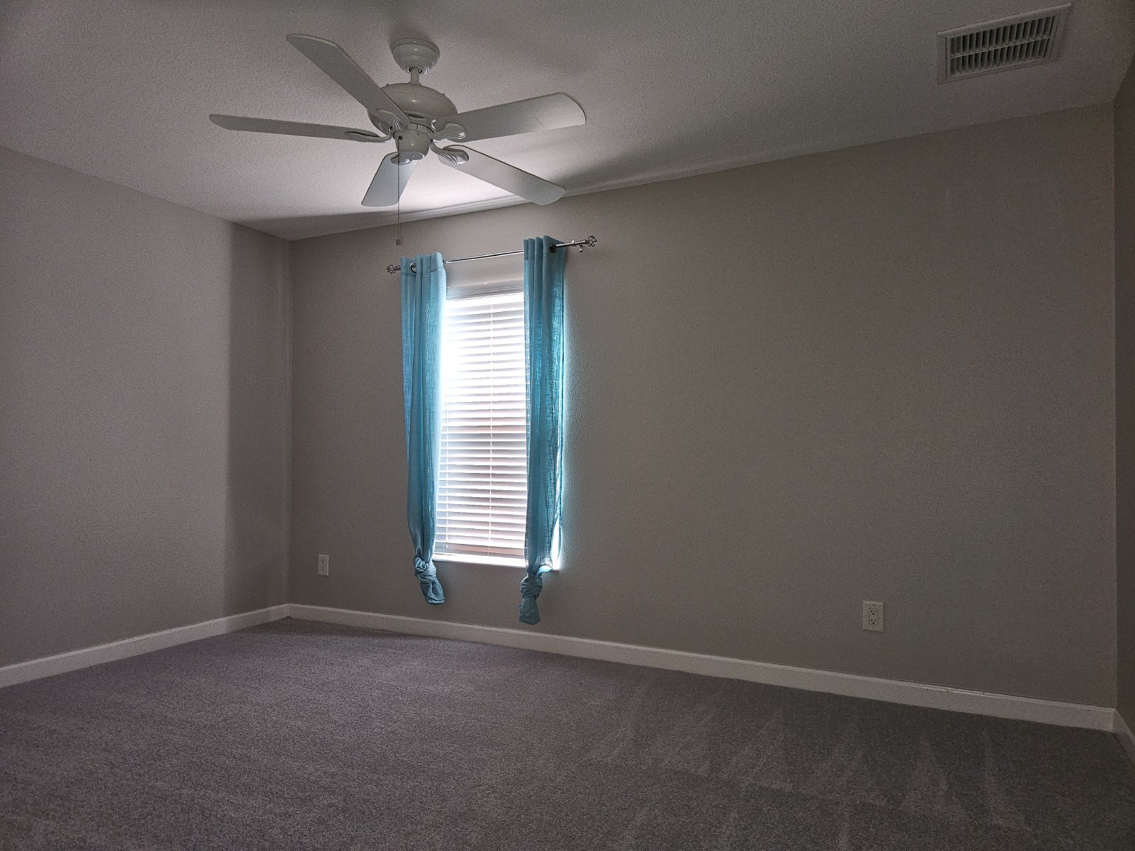 5 Bedrooms + Office / 3 Bathrooms / HUGE Lanai property image