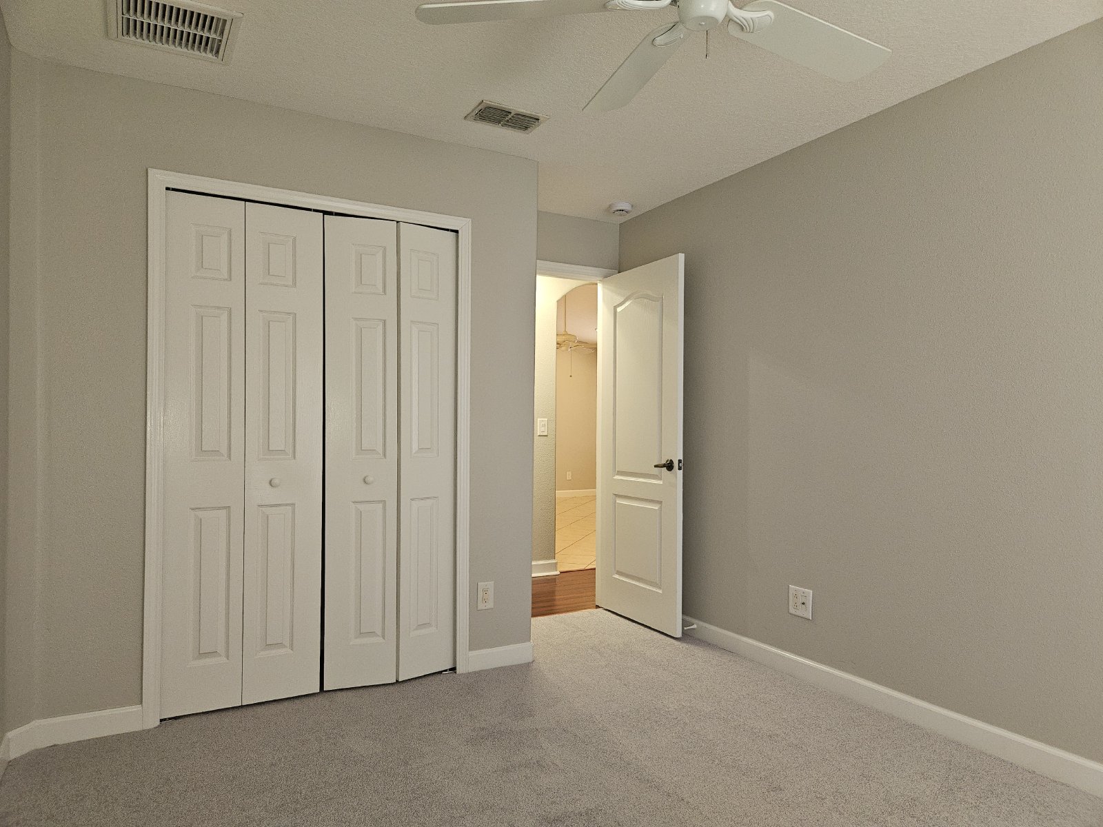 5 Bedrooms + Office / 3 Bathrooms / HUGE Lanai property image