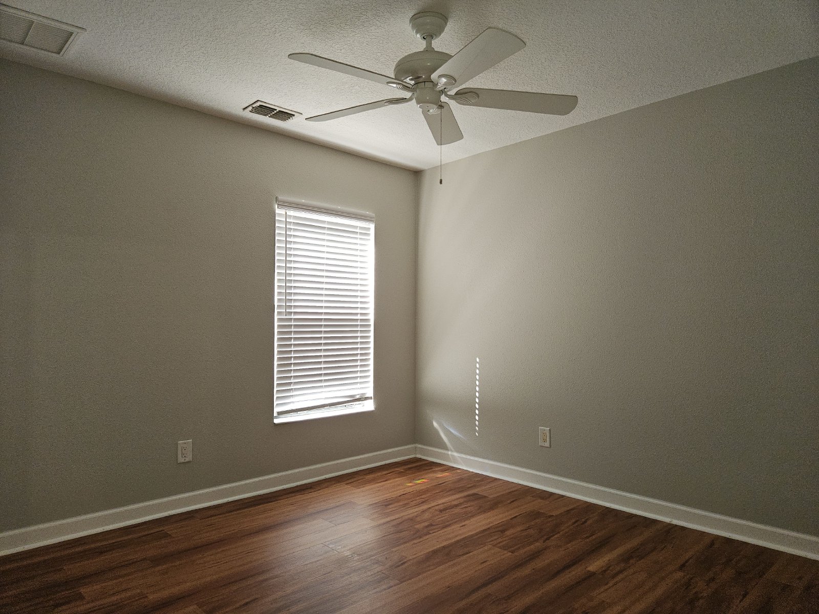 5 Bedrooms + Office / 3 Bathrooms / HUGE Lanai property image