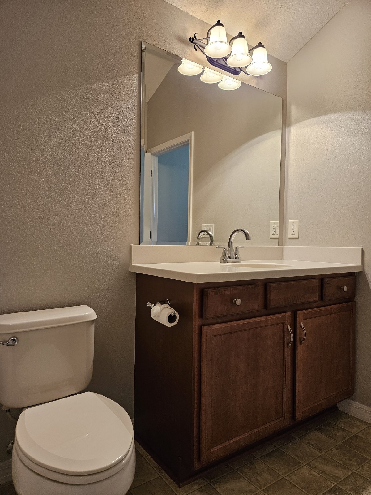 5 Bedrooms + Office / 3 Bathrooms / HUGE Lanai property image