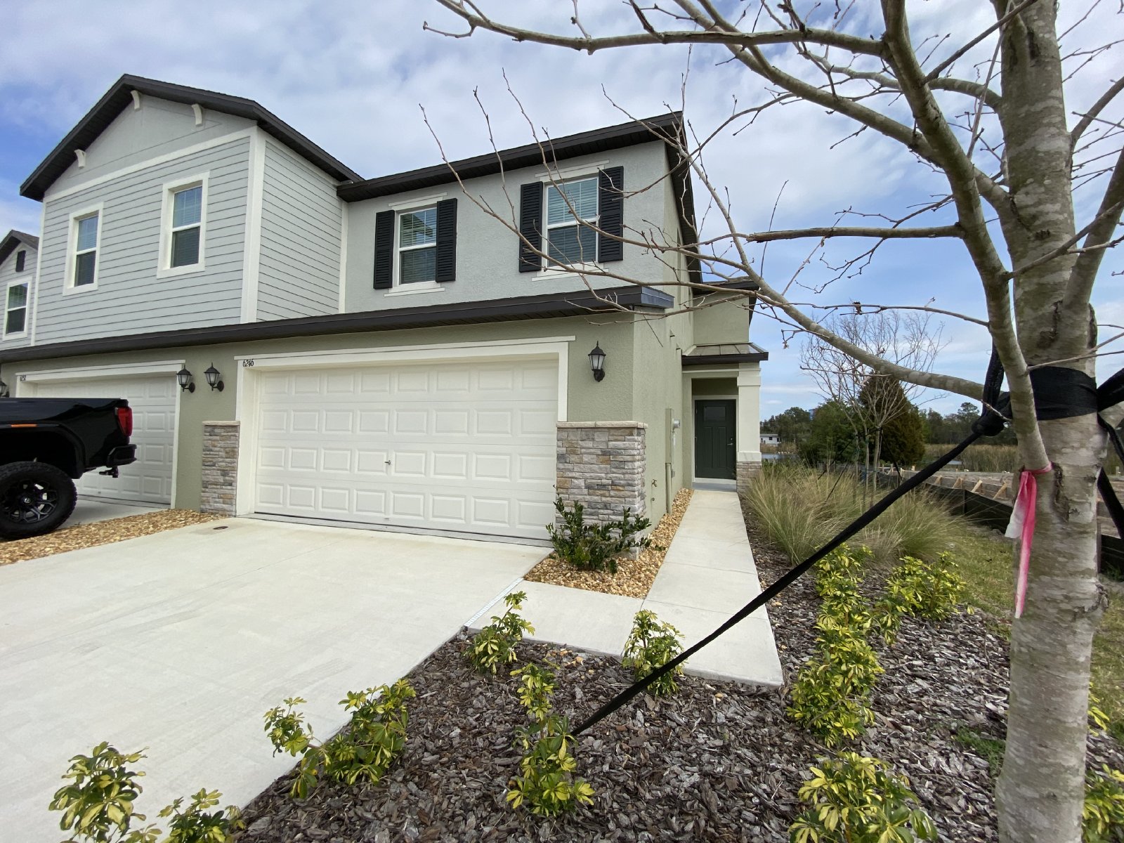 NEWER CONSTRUCTION!!!! END UNIT 3 Bed 2.5 Bath 2 Car Garage Townhouse property image