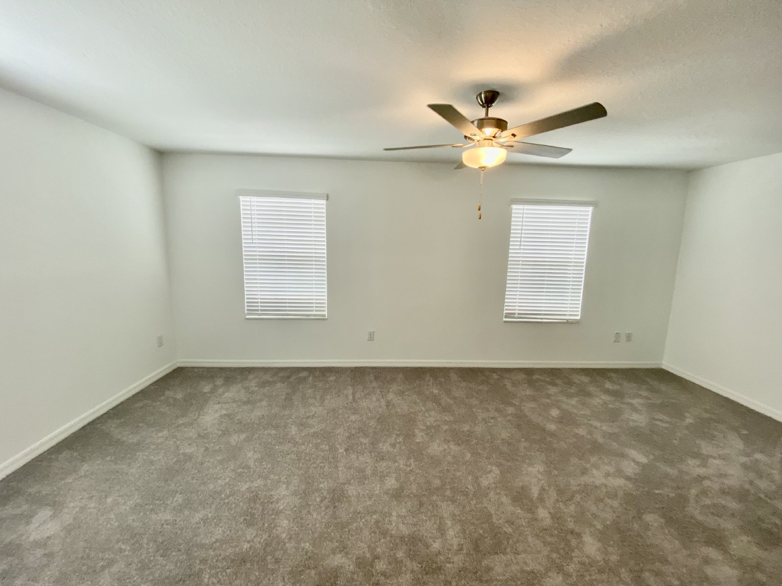 NEWER CONSTRUCTION!!!! END UNIT 3 Bed 2.5 Bath 2 Car Garage Townhouse property image