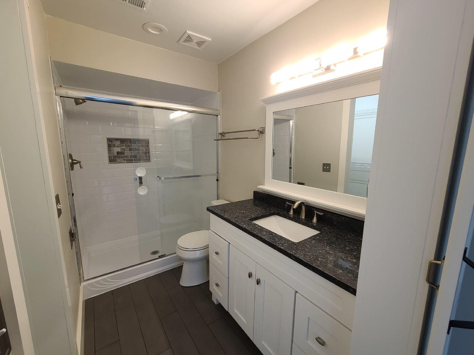 Beautifully Remodeled 2/2/2 Townhome property image