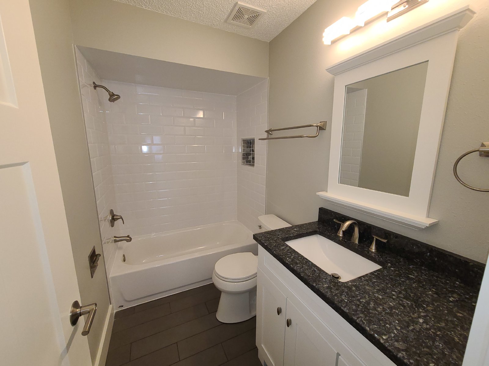 Beautifully Remodeled 2/2/2 Townhome property image