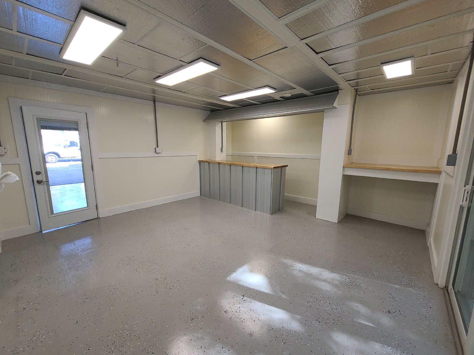 Beautifully Remodeled 2/2/2 Townhome property image