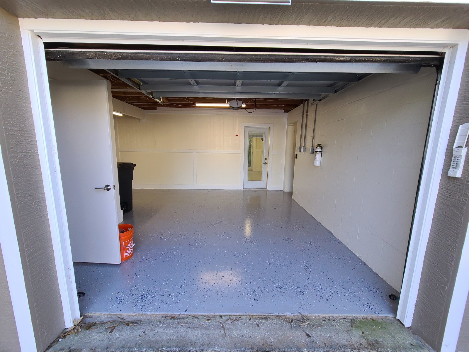 Beautifully Remodeled 2/2/2 Townhome property image