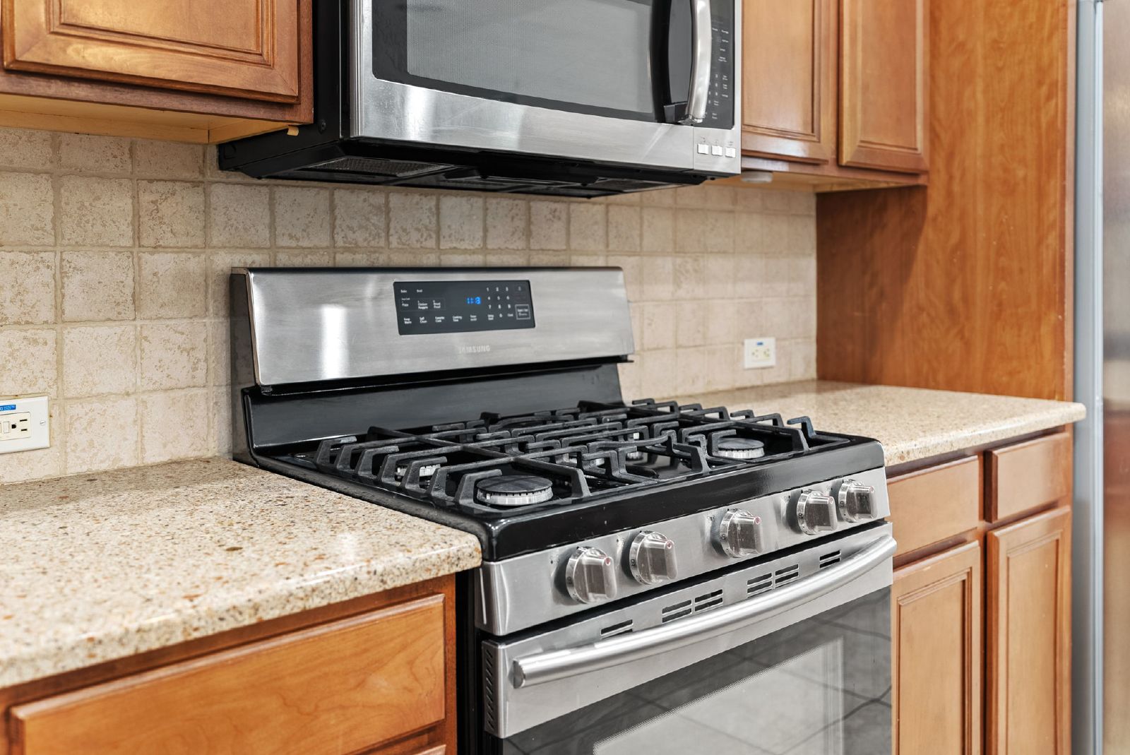 4 Bedroom 3 1/2 Bath 3 Car Garage Home In Buckingham At Tampa Palms property image