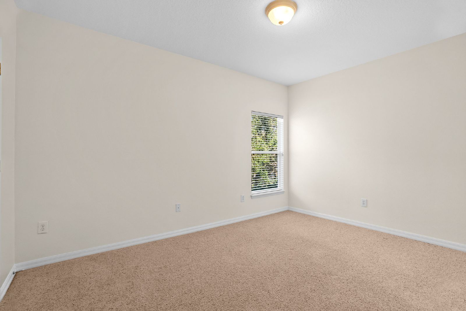 4 Bedroom 3 1/2 Bath 3 Car Garage Home In Buckingham At Tampa Palms property image