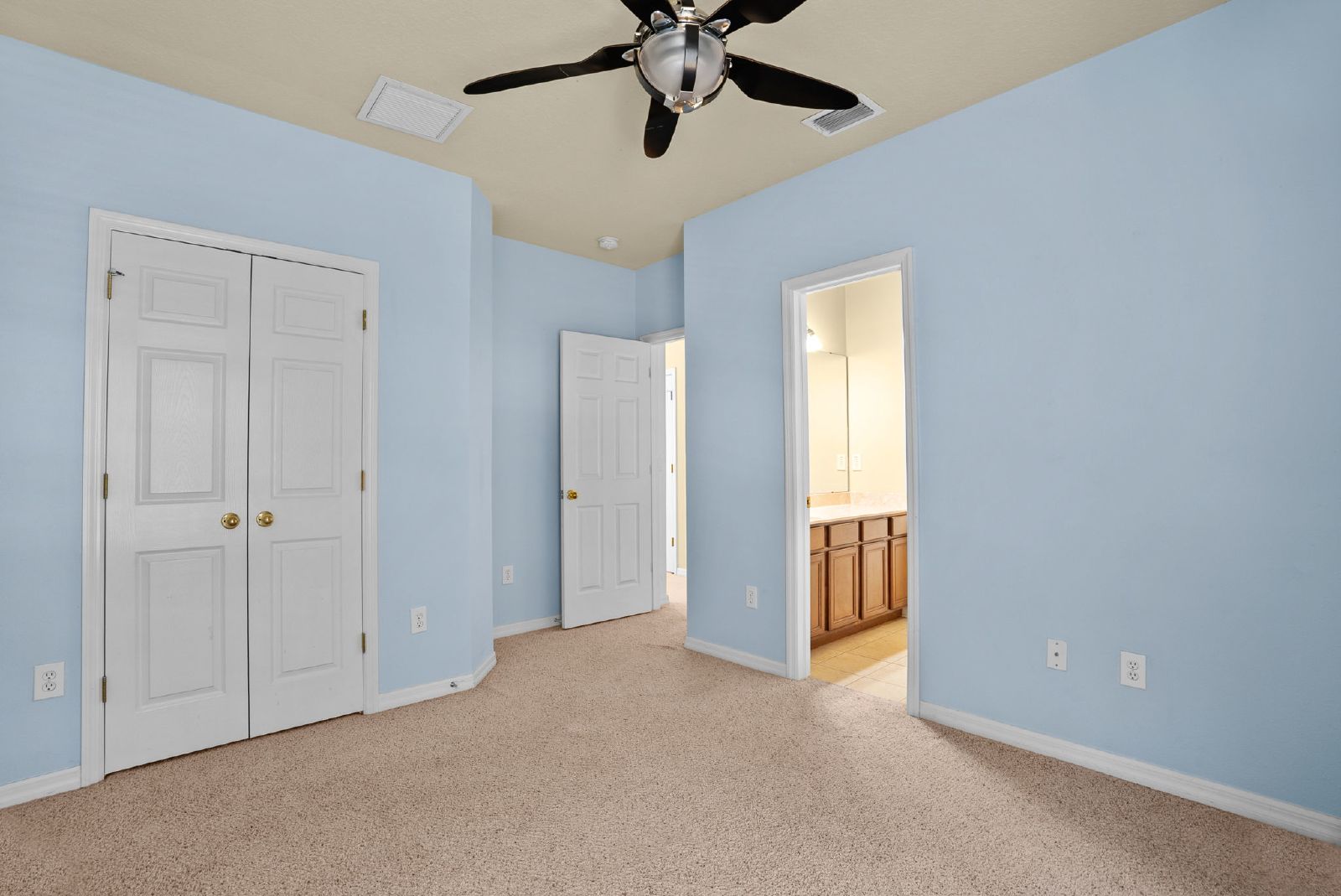 4 Bedroom 3 1/2 Bath 3 Car Garage Home In Buckingham At Tampa Palms property image