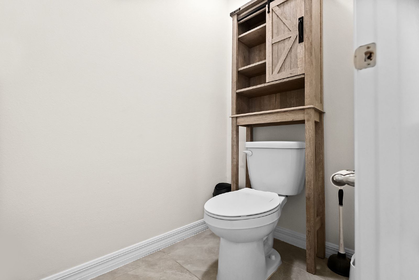 First Time Rental 4 Bed 2 Bath Fenced In Yard property image