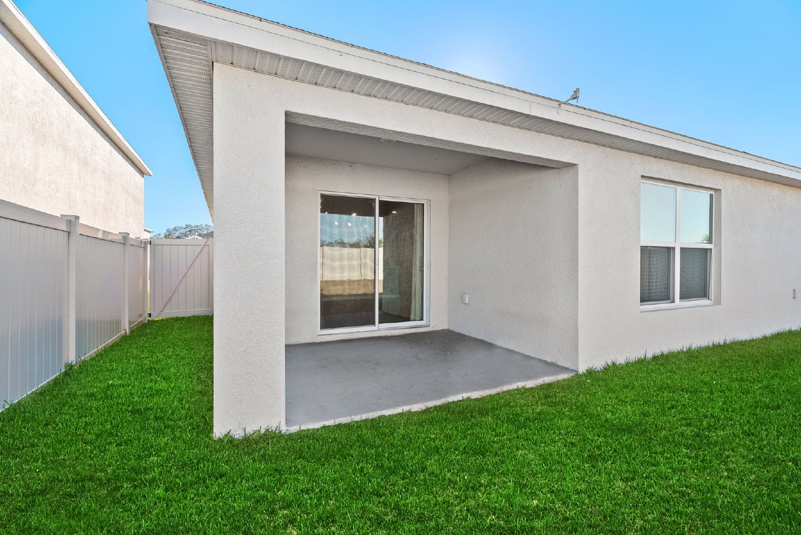 First Time Rental 4 Bed 2 Bath Fenced In Yard property image