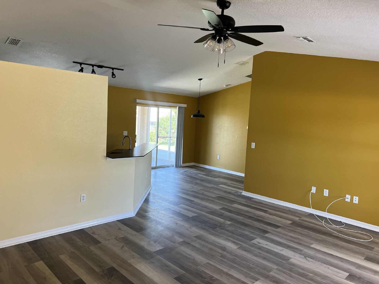 Beautifully Remodeled 3/2 In Spring Hill property image